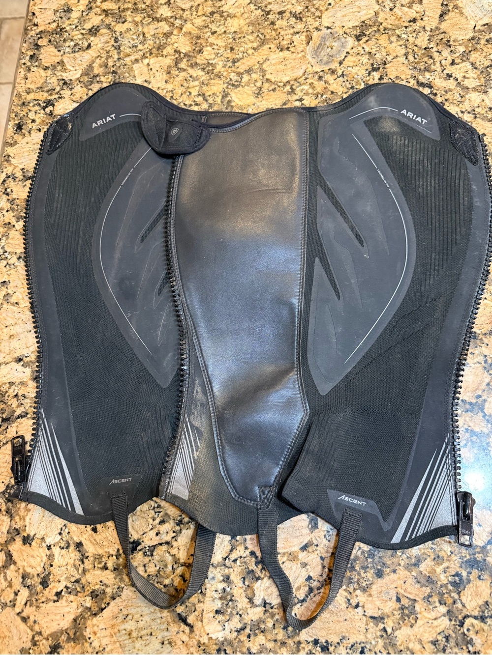 Ariat size S Black equestrian Riding black Half CHAPS - Ascent brand